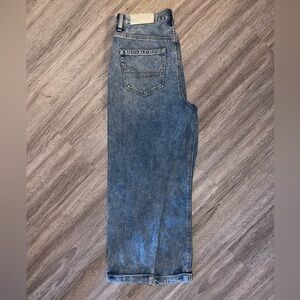 NWT AE Livin’ it up Mom Jeans - High Rise (Short leg)